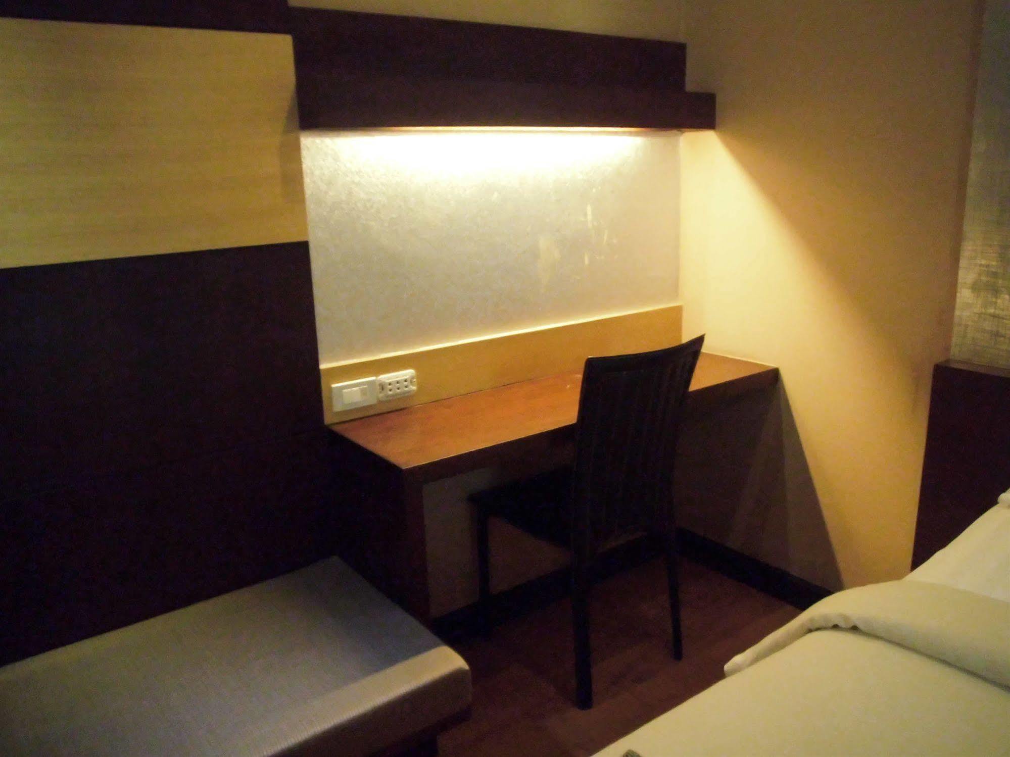 Baan Chalelarn Hotell HHQ Eksteriør bilde